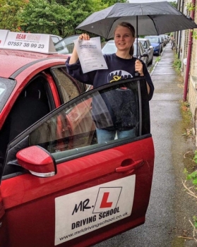 Congratulations to Natalie Blake from Cambridge who passed 1st time on 16-8-19 after taking driving lessons with MR.L Driving School.