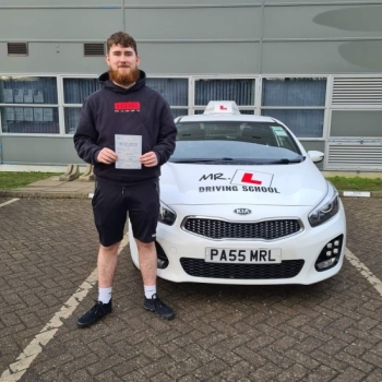 Congratulations to Craig Allan from Cambridge who passed his driving test 1st time on the 28-1-22 after taking driving lessons with MR.L Driving School.