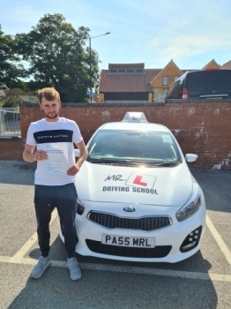 Congratulations to Kieran Doran from Cambridge who passed 1st time in Bury St Edmunds on the 15-9-20 after taking driving lessons with MR.L Driving School.