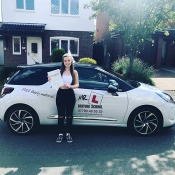 Congratulations to Laura Sharplin from Bar Hill who passed 1st time in Cambridge on the 31-8-18 after taking driving lessons with MR.L Driving School.