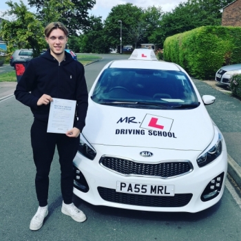 Congratulations to James Gill from Histon who passed 1st time in Cambridge on the 18-7-19 after taking driving lessons with MR.L Driving School.