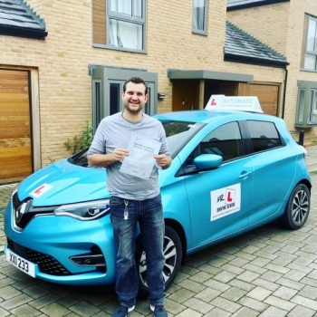 Congratulations to Jamie Flack from Trumpington who passed 1st time in Cambridge on the 7-12-20 after taking automatic driving lessons with MR.L Driving School.