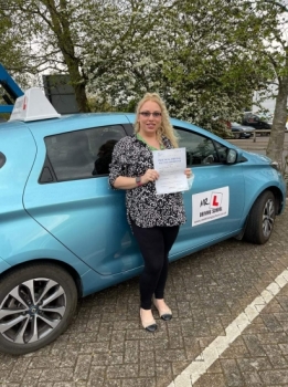 Congratulations to Heather-Marie Tapp from Cambridge who passed 1st time on the 29-4-21 after taking automatic driving lessons with MR.L Driving School.