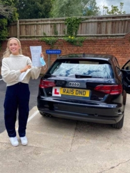 Congratulations to Elen Wylie who passed her driving test 1st time and with zero driving faults on the 25-5-21 after taking driving lessons with MR.L Driving School.