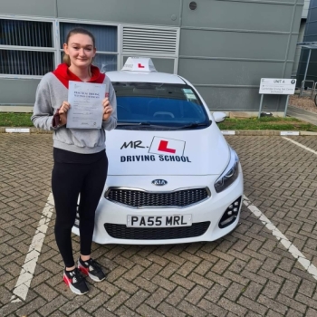 Congratulations to Aaliyah Holmes from Cambridge who passed her driving test 1st time on the 20-10-21 after taking driving lessons with MR.L Driving School.