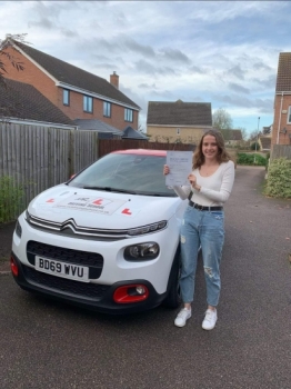 Congratulations to Jasmine Clark who passed her driving test in Cambridge on the 1-12-21 after taking driving lessons with MR.L Driving School.