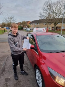 Congratulations to Jamie Chapman from Cambridge who passed his driving test 1st time on the 13-12-21 after taking driving lessons with MR.L Driving School.