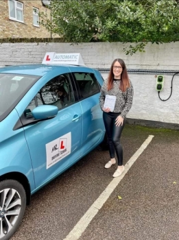 Congratulations to Shauna McGuinness who passed her automatic driving test 1st time in Cambridge on the 4-1-22 after taking driving lessons with MR.L Driving School.