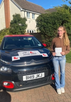 Congratulations to Anna Kent who passed her driving test in Cambridge on the 28-9-22 <br />
after taking driving lessons with MR.L Driving School.