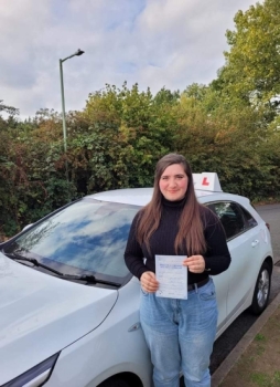 Congratulations to Leah Barnett-Treverrow from Newmarket who passed her driving test in Bury St Edmunds on the 11-10-22 after taking driving lessons with MR.L Driving School.