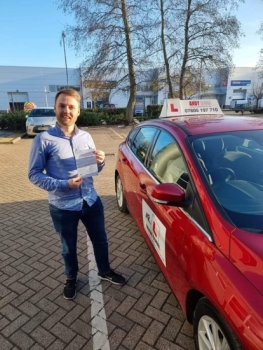 Congratulations to Curtis Hart who passed his driving test 1st time in Cambridge on the 30-1-23 after taking driving lessons with MR.L Driving School.