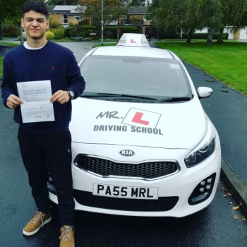 Congratulations to Huseyin from Cambridge who passed 1st time with just 2 minors on the 16-10-19 after taking driving lessons with MR.L Driving School....