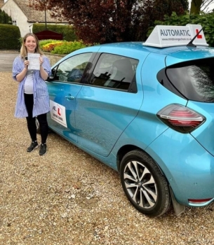 Congratulations to Sarah Richardson from Waterbeach who passed her automatic driving test 1st time in Cambridge on the 6-4-22 after taking driving lessons with MR.L Driving School.