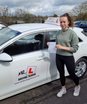 Congratulations to Alexandre Quinn-Savory who passed her driving test 1st time in Cambridge with just 1 minor fault on the 7-4-22 after taking driving lessons with MR.L Driving School.