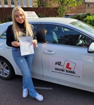 Congratulations to Felicity Williams who passed her driving test in Cambridge on the 19-4-22 after taking driving lessons with MR.L Driving School.