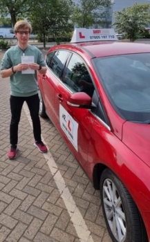 Congratulations to Anthony Swain who passed his driving test 1st time and with only 1 driving fault in Cambridge on the 4-5-22 after taking driving lessons with MR.L Driving School.